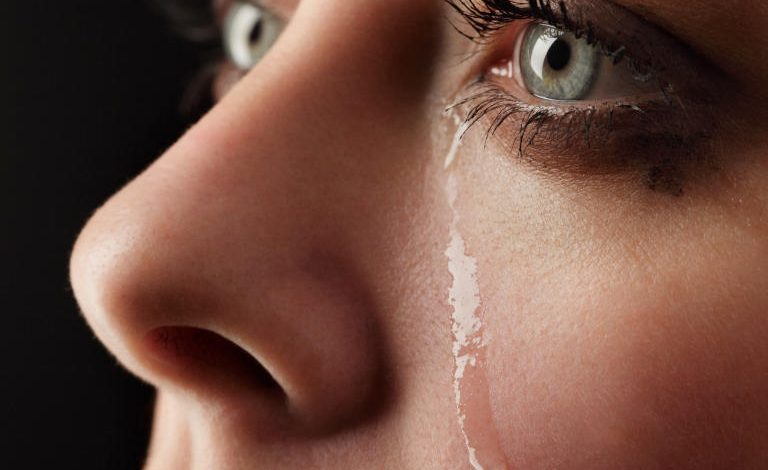 تفسير البكاء في المنام للعزباء