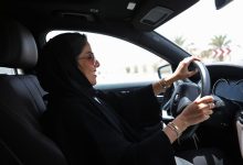متى سمحت السعودية للنساء بقيادة السيارات