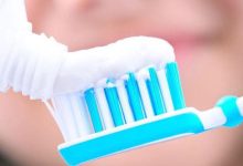 لماذا ننظف اسناننا بالفرشاة او السواك