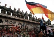 اين يقع جدار برلين