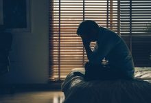 أسباب الاكتئاب المفاجئ عند الرجال وأعراضه 2022