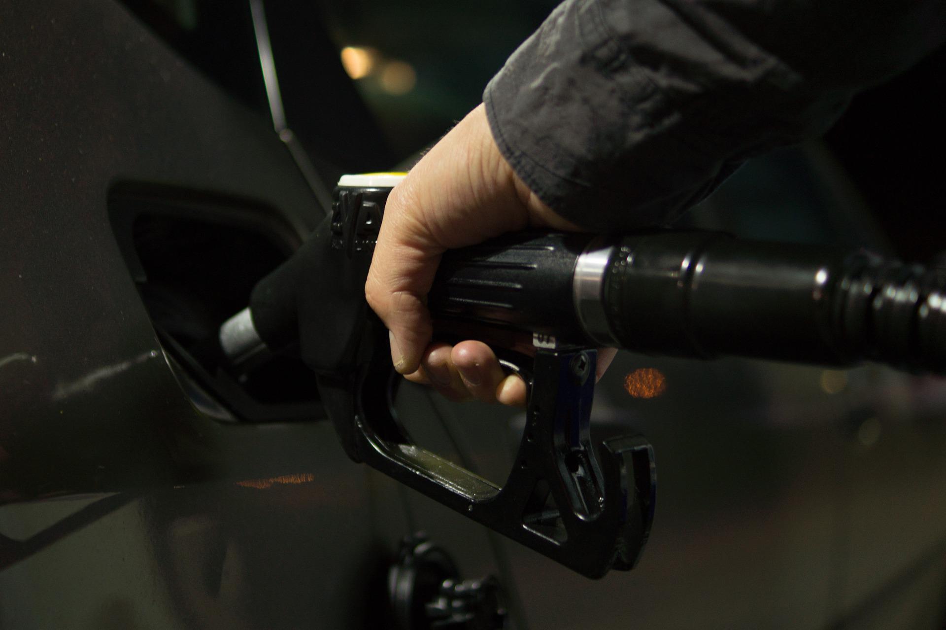 سعر البترول في الإمارات لشهر أغسطس 2022