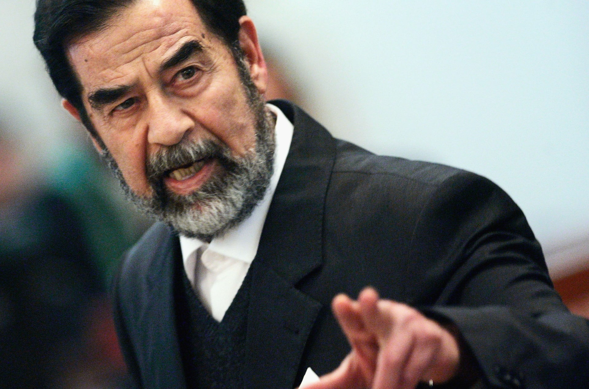 هل صدام حسين عايش في سنه 2022